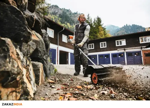 STIHL KM 131 R с насадкой-культиватором